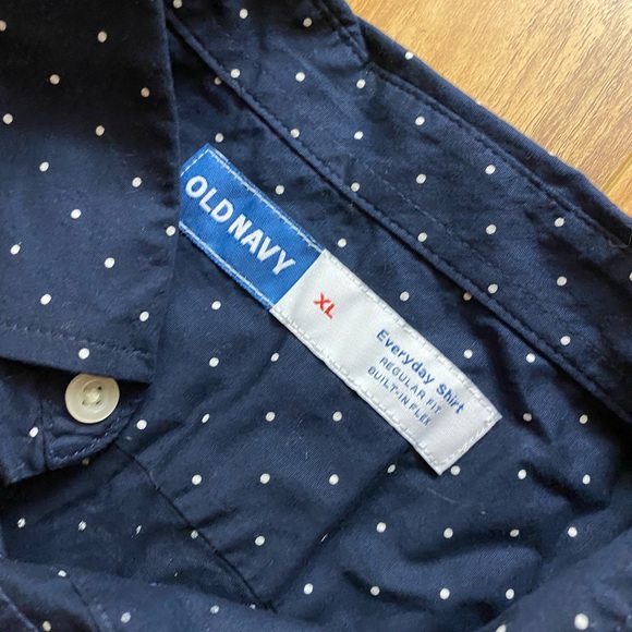 Men’s Old Navy XL Shirt Bundle - Picture 5 of 8